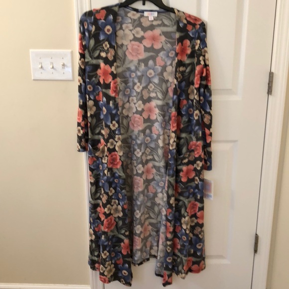 LuLaRoe Sweaters - 🌺LLR super soft floral cardigan